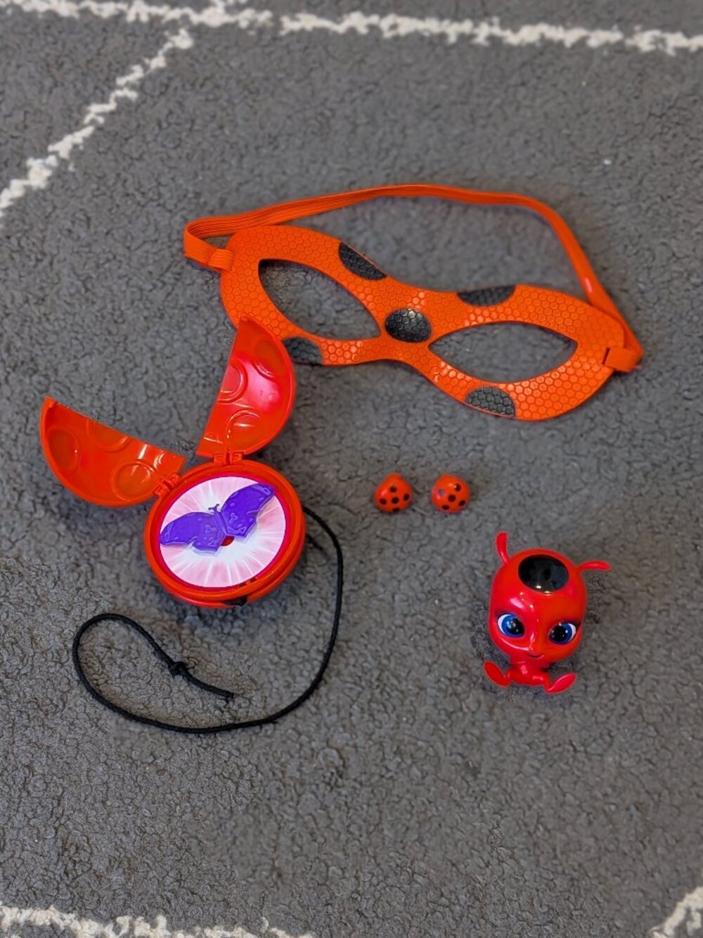 Miraculous Ladybug Dress Up Set with Yoyo, Akuma, Tikki kwami, mask and Earrings